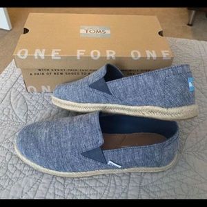 New women’s Toms shoes